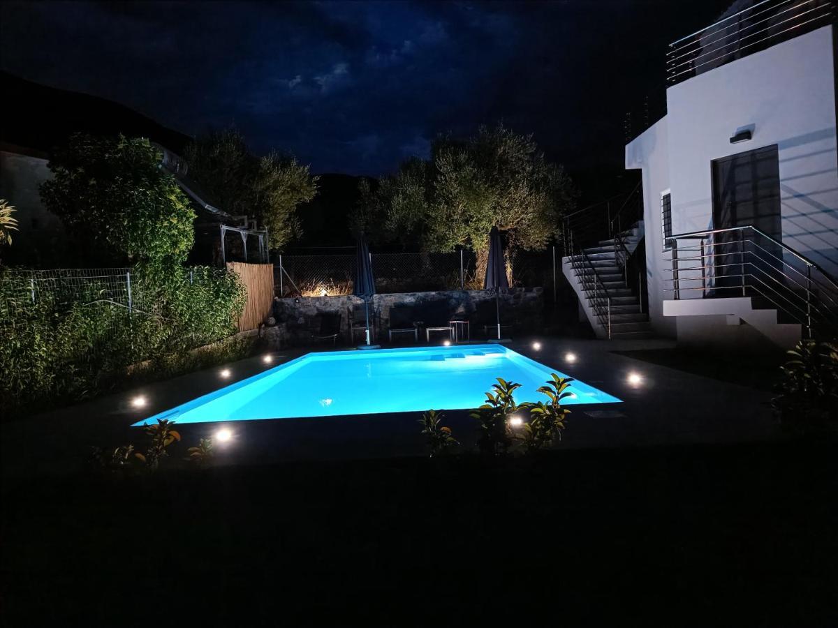 Evilenia Luxury Apartments Kalamata Esterno foto