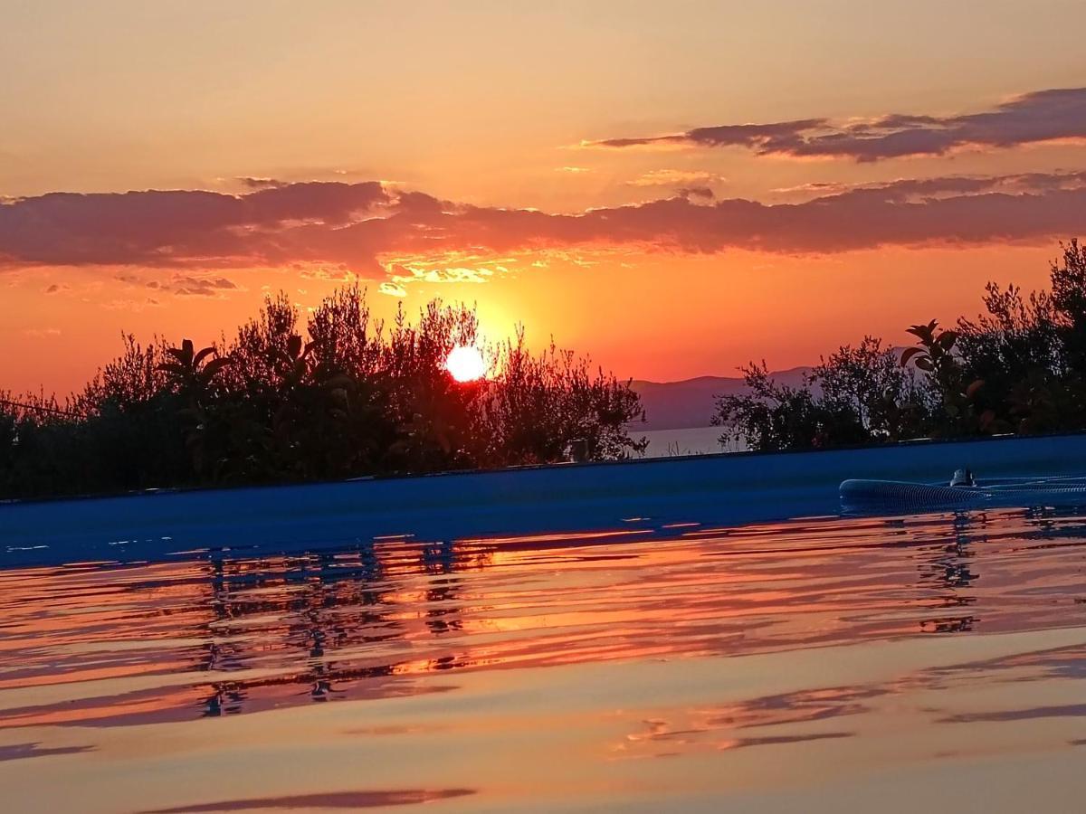 Evilenia Luxury Apartments Kalamata Esterno foto