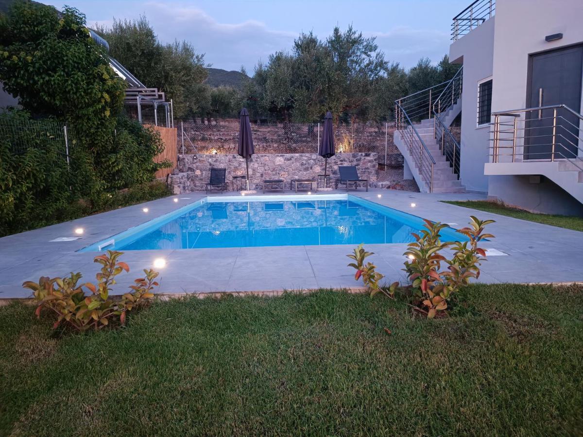 Evilenia Luxury Apartments Kalamata Esterno foto