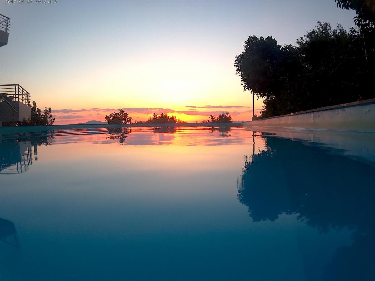 Evilenia Luxury Apartments Kalamata Esterno foto